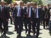 Пашинян направил на автобусах своих людей на встречу с жителями города Абовян