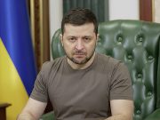 Зеленский заявил, что Украина может сражаться с Россией «и 10 лет» — СМИ