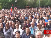 «Наши парни не погибли во имя ничего»: участники митинга минутой молчания почтили память погибших героев
