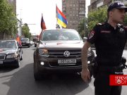 Сотрудник патрульной службы оскорбляет участника акции (18+)