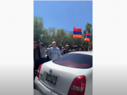 Активисты перекрыли автодорогу Ереван-Севан на участке Чаренцавана