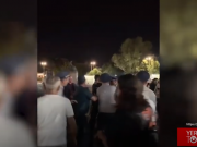 Как группу парней задержали в центре Еревана за то, что они пели песню «Армяне, присоединяйтесь»
