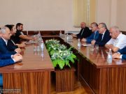 Сегодня под угрозой не только право жить в Арцахе, но и право арцахцев на жизнь — оппозиционные депутаты