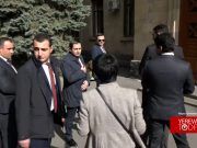 «Сегодня не подходящий день»: Сурен Папикян не комментирует слухи о потере 50 позиций