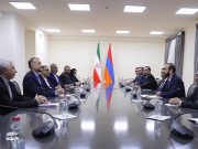 В Ереване проходит встреча глав МИД Армении и Ирана в расширенном составе