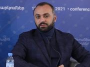 Роберт Айрапетян: омбудсмен Армении хотя бы формально обеспокоился по поводу детей, застрявших в пути 9 часов?