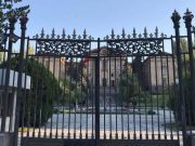 Почему заваривают ворота парламента Армении — разъяснение пресс-секретаря спикера