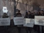 Врачи проводят акцию протеста возле ереванского офиса ООН