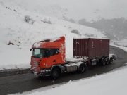 На участке дороги Агвани-Татев скопилось 270 грузовых автомобилей