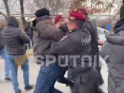 Полицейские в Гюмри задержали участников несанкционированной акции у 102-й базы РФ