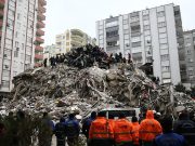 Армения отправила гумпомощь в Турцию через закрытую сухопутную границу