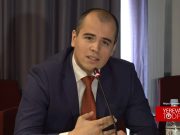 Непонятно, если политические лидеры РА допустили поражение в войне, то как их снова избрали — российский политолог