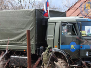 Российские миротворцы сопроводили колонну с гуманитарным грузом в Арцах
