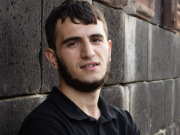 Погибший вчера Артур Саакян недавно получил звание офицера