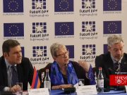 ЕС выступает за зеркальный отвод войск вдоль границы Армении и Азербайджана — Андреа Викторин