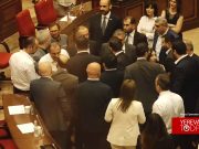 В парламенте Армении вновь накалились страсти (видео)
