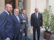 Макрон переговорил с Пашиняном и Алиевым