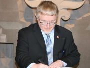 И внутри самой Армении существует спор вокруг вопроса применения санкций против Баку — посол Канады