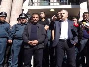 Граждане ворвались в здание представительства Арцаха в Ереване (прямой эфир)