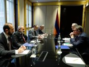 Пашинян встретился в Париже с помощником госсекретаря США