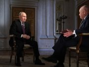 Россия не свернет с пути, заявил Путин