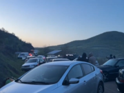 Протестующие всю ночь провели на дороге Воскепар-Киранц (видео)
