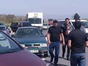 «Никол — предатель!»: граждане перекрыли дорогу Гюмри-Ереван