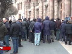 LIVE/ Граждане проводят акцию против налоговой политики Пашиняна