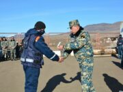Первый замглавы Госслужбы по ЧС Карабаха вручил медали сотрудникам МЧС России