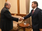 Politik.am: заказчиком русофобских выходок Армана Бабабджаняна является Армен Саркисян