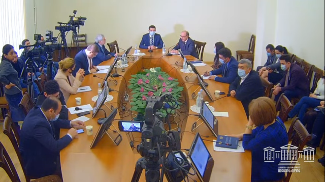 ScreenShot-VideoID-SMg5dejyv6E-TimeS-2099