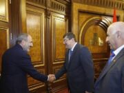 Элбакян: Никол рассказывал арцахским депутатам, как он сплетничает с Алиевым о Серже Саргсяне