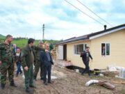 Араик Арутюнян и Виталий Баласанян 2 мая посетили общину Кармир Шука