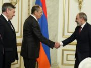 Пашинян подтверждает готовность выполнять трехсторонние договоренности