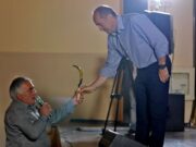 Гражданин: нужно косить этих политических сорняков — дарю вам этот серп