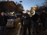 Протестующие граждане перекрыли ряд улиц Еревана (прямое включение)