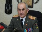 Асратян: был поражен, когда Николу со стороны подсказали взять на руки малыша погибшего солдата