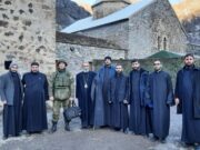 Эти священнослужители при поддержке российских миротворцев защищают Дадиванк (фото)