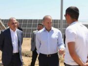 Роберт Кочарян и председатель партии «Возрождающаяся Армения» Ваге Акопян посетили солнечную электростанцию села Арагацотн