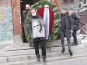 Андрея Мягкова похоронили на Троекуровском кладбище