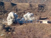 Военнослужащие Армении подрывают здание воинской части перед тем как покинуть Кельбаджарский район