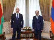 Глава МИД Армении принял посла Беларуси Александра Конюка