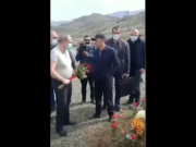 Родственник погибшего солдата не позволил Пашиняну возложить цветы на его могилу (видео)