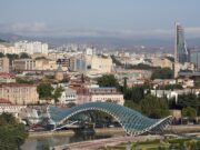 В Грузии перенесли введение обязательного ПЦР-теста для вакцинированных иностранцев